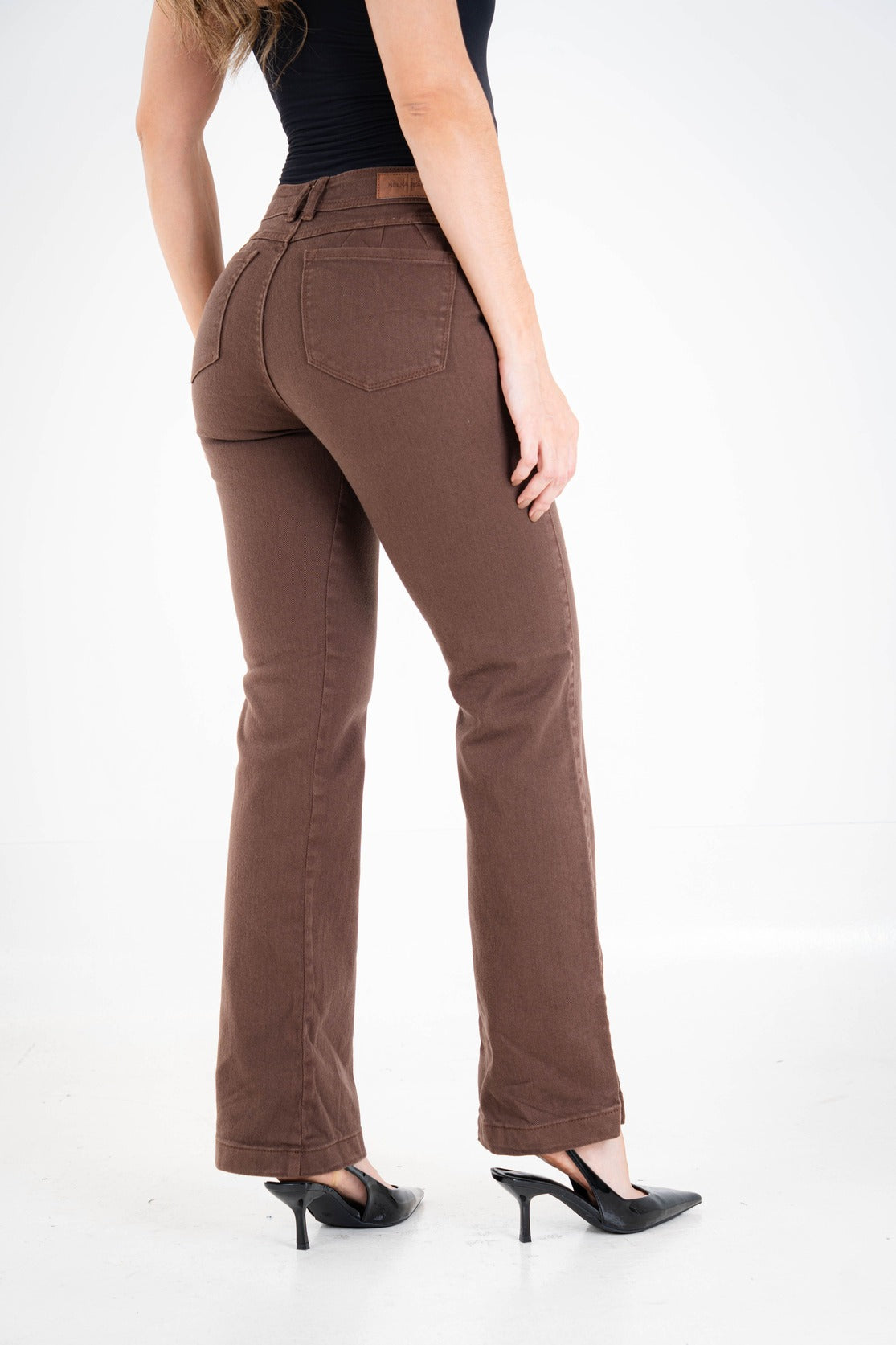 Jean Bota Recta Moderno Tono Chocolate