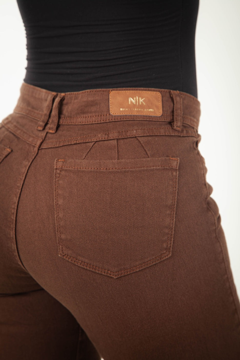 Jean Bota Recta Moderno Tono Chocolate