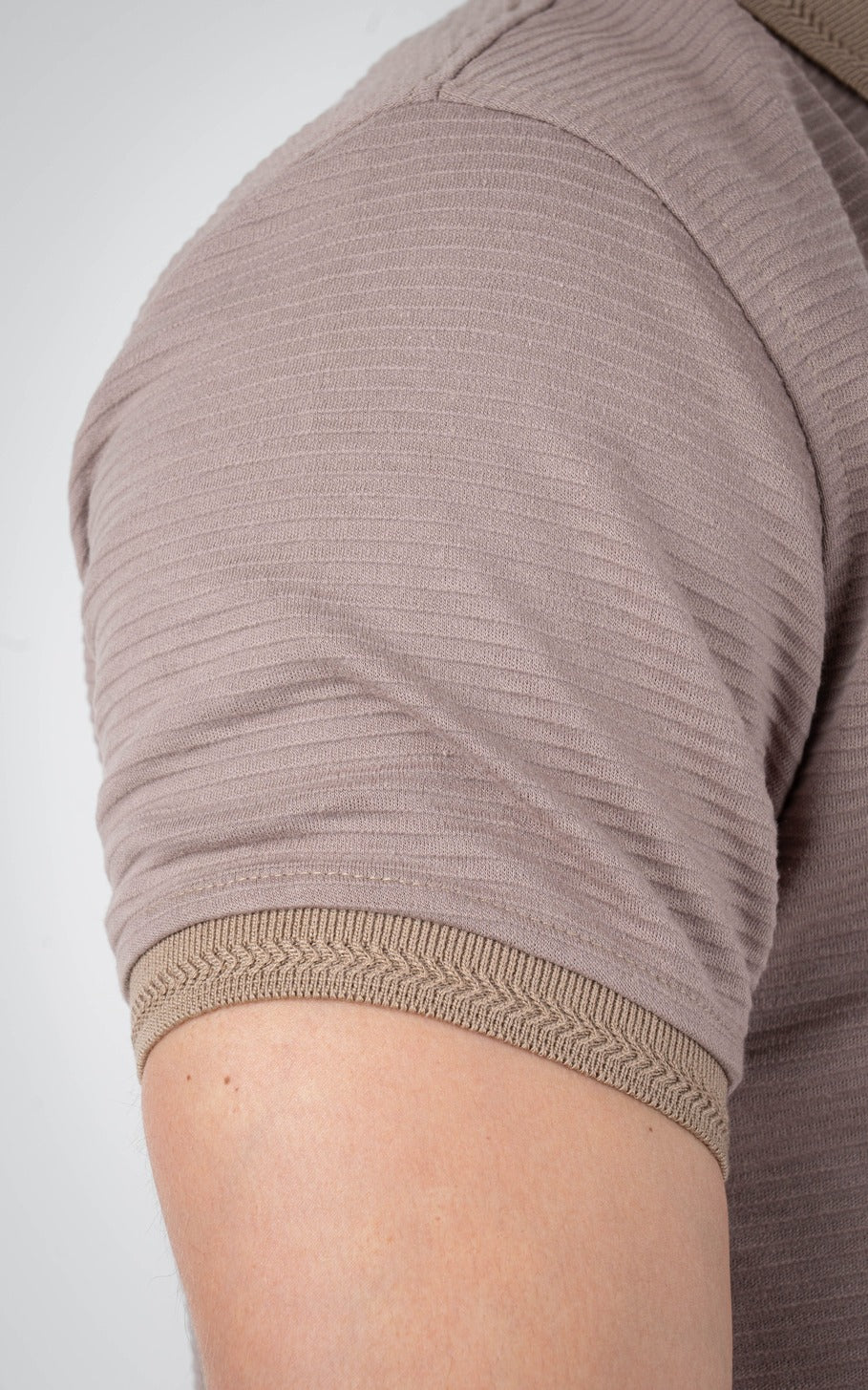 Camisa Tipo Polo Textura Con Detalles-T004
