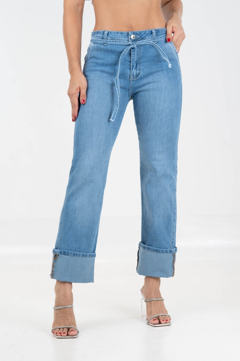Jean Straight Fit con Cinturón – Light Blue
