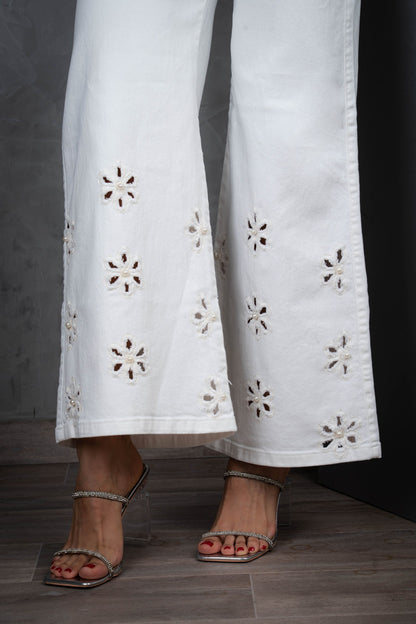 Jean Wide Leg Blanco Hueso con Bordado Floral