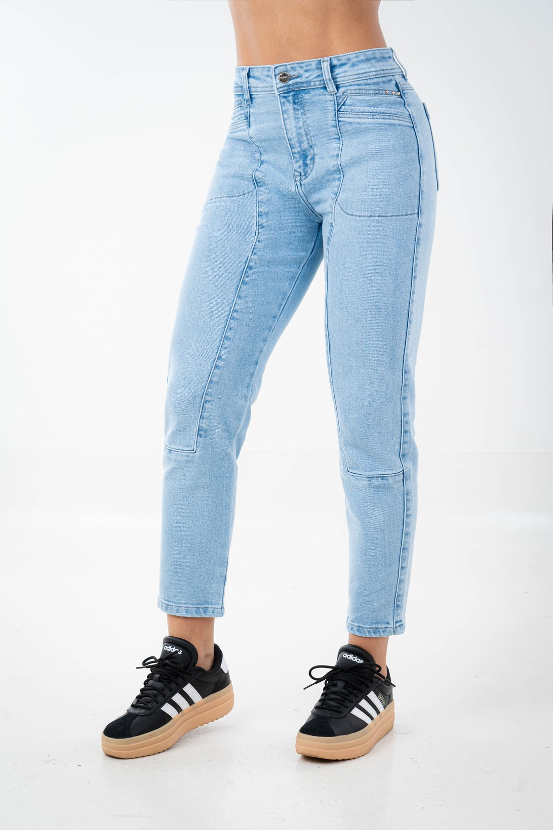 Jean Mom Fit Elegancia Casual