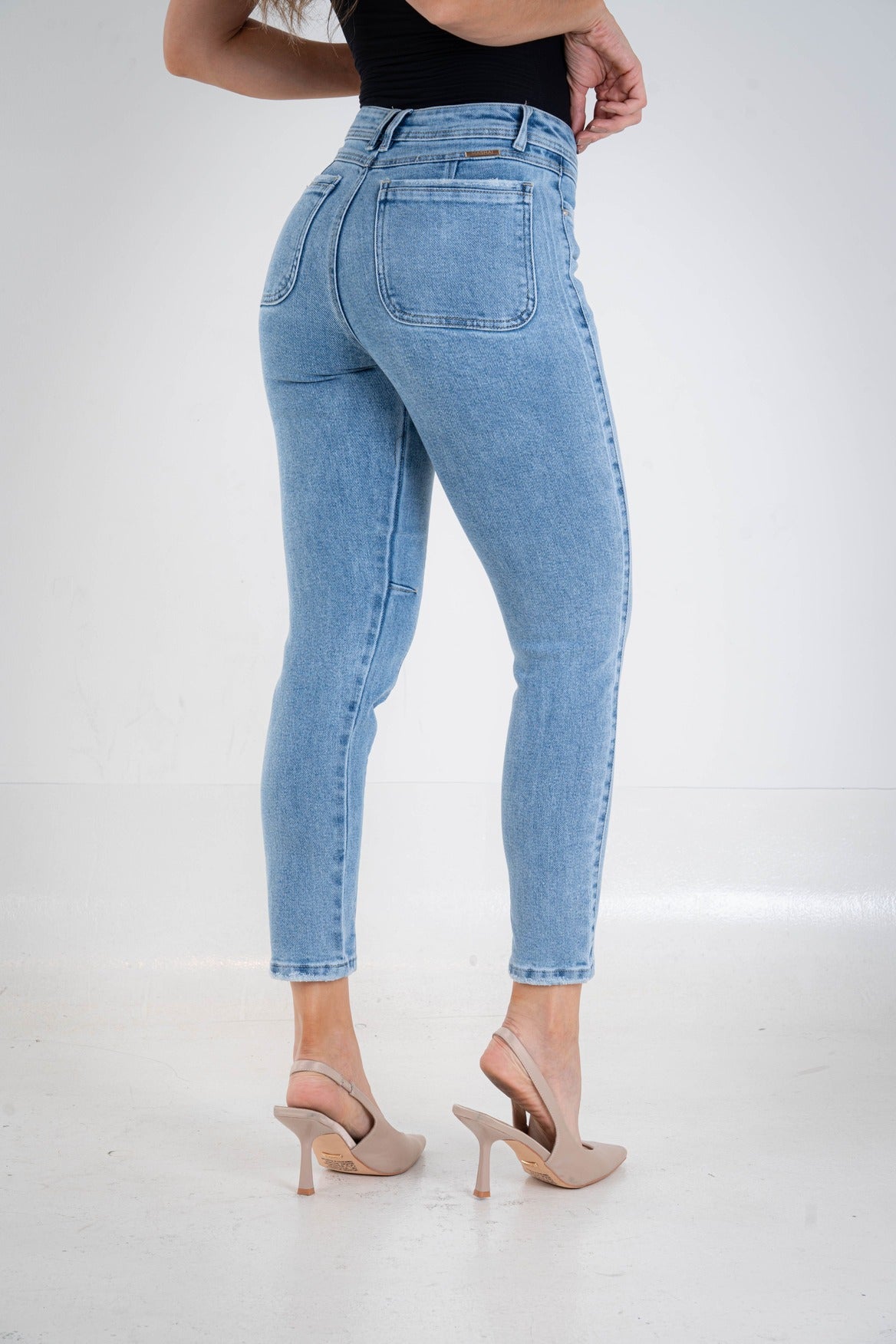 Pantalón Mom Fit Esencial Chic