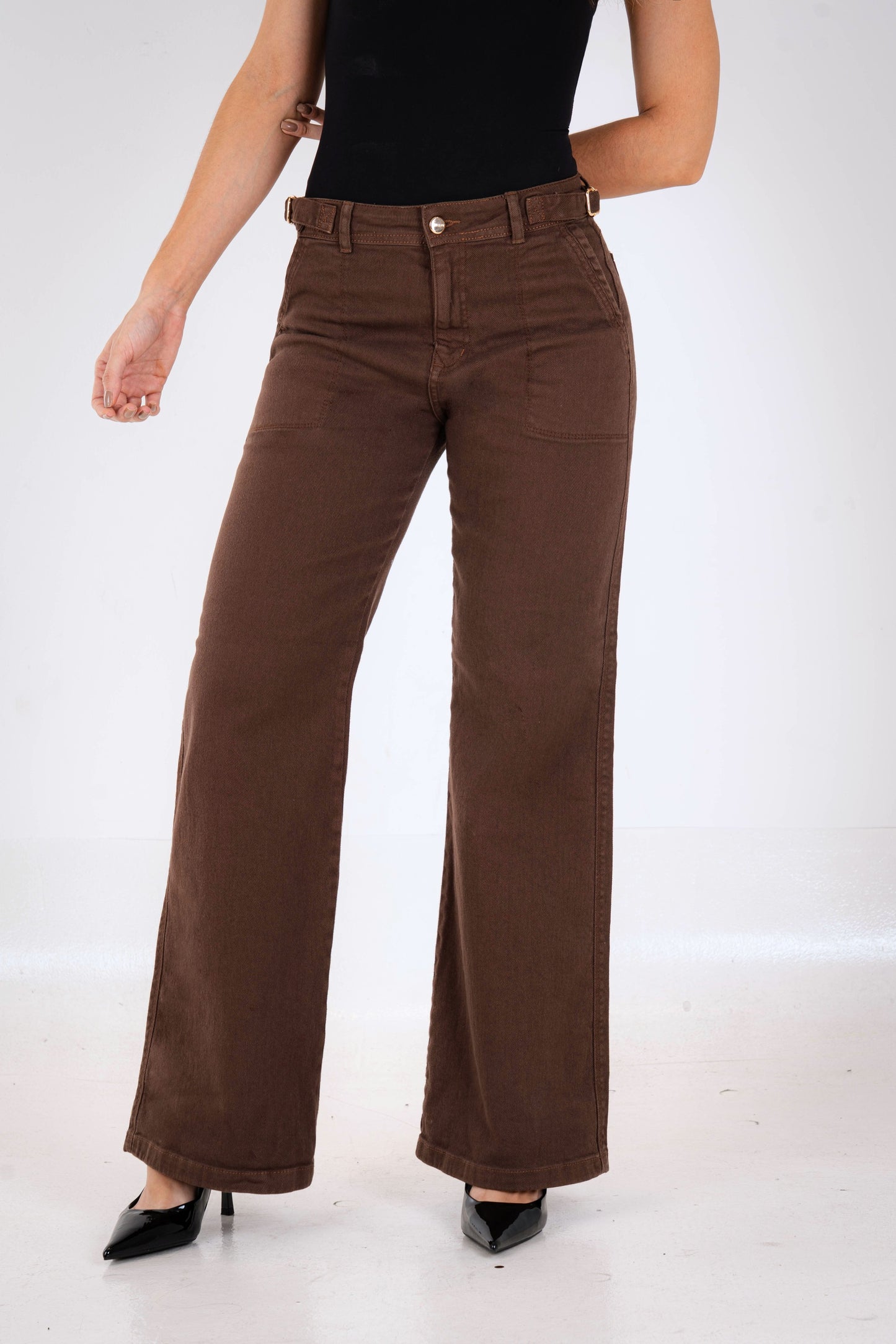 Jean Wide Leg Chocolate Rígido Ajuste Lateral
