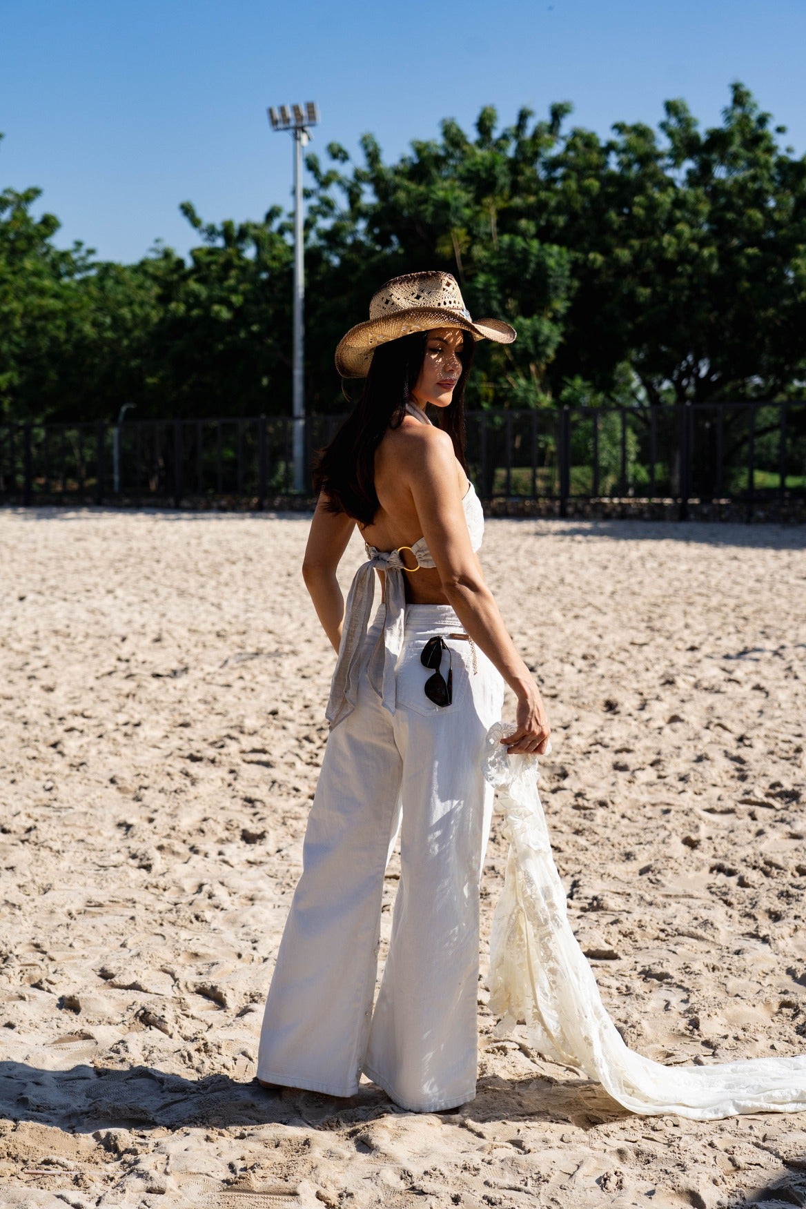 Jean Wide Leg Blanco Hueso con Bordado Floral